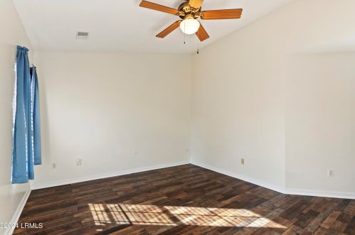 4 Lakeside Dr, Bluffton SC  29910-8015 exterior