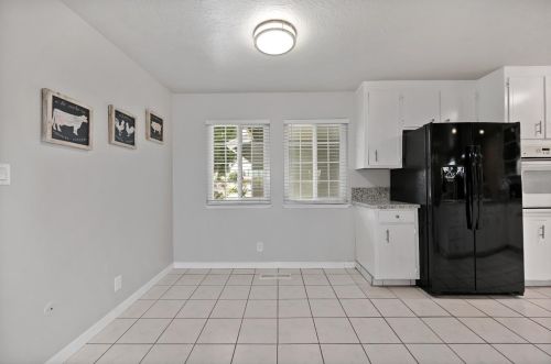 1630 Valparaiso Dr, Turlock, CA 95382-1722