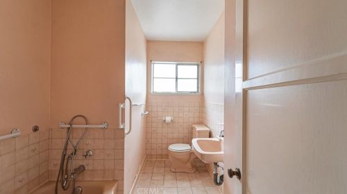 1122 Hickory Ave, Torrance CA 90503-7219 exterior