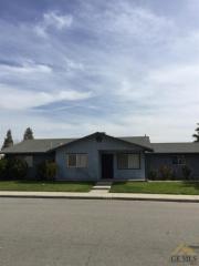 856 Albert St, Bakersfield, CA 93263-3115