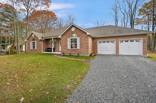 220 Stillwater Dr, Pocono Summit, PA 18346-7740