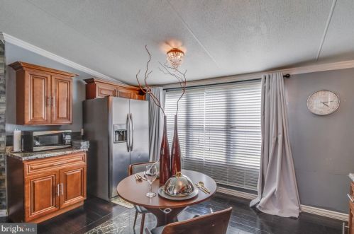 810 Fox Pointe Dr, Dover, DE 19904-1422