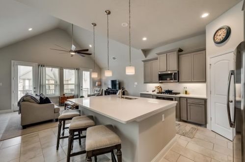 4152 Riverside Dr, Lewisville TX  75028 exterior