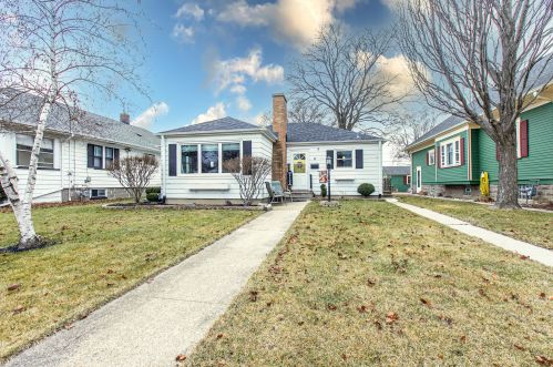 7006 27th Ave, Kenosha WI  53143-5216 exterior