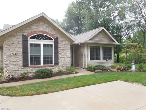 241 Heritage Pt, West Lebanon, OH 44618-8817