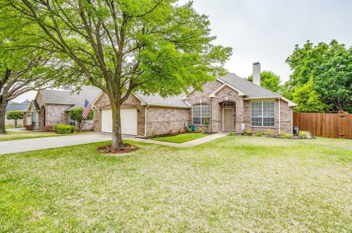 1517 Shadywood Ln, Lewisville TX  75028-4294 exterior