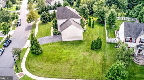 602 Archibald Ln, Florence NJ  08518-4010 exterior