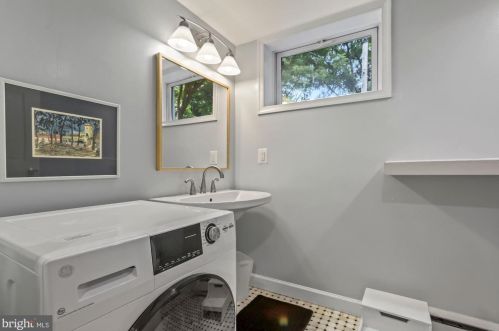 4600 Asbury Pl, Washington DC 20016-4326 exterior