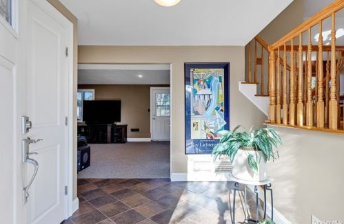 28 Madison Ave, Muttontown, NY 11753-1423