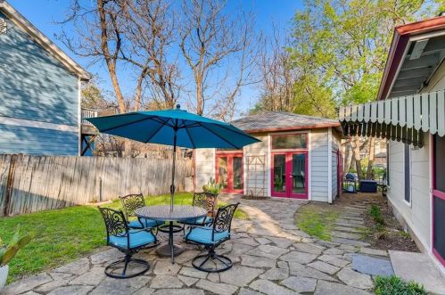 908 38th 1/2 St, Austin TX 78751-5218 exterior