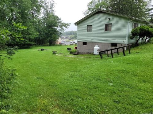 10 Tappan Rd, Monticello, NY 12701-7208