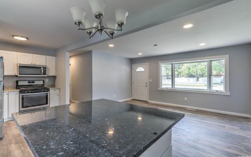 107 Malts Ave, West Islip NY  11795-2507 exterior