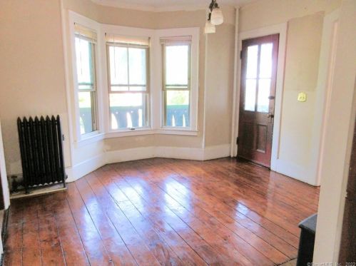 13 Manwaring St, United States Coast Guard Ac CT  06320-5619 exterior