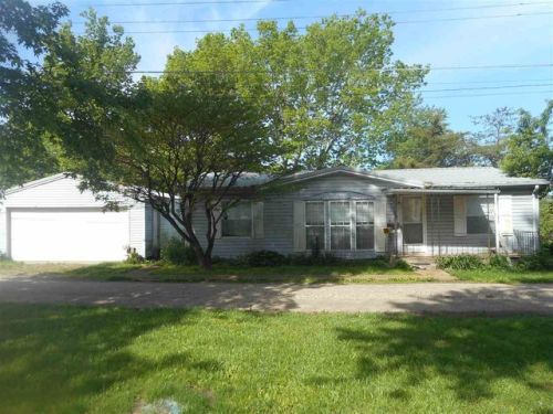 217 1st St, Covington, IN 47932-1204