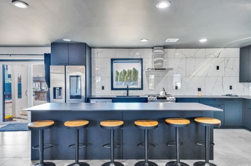 110 Schooner Ln, Copiague NY  11726-5311 exterior