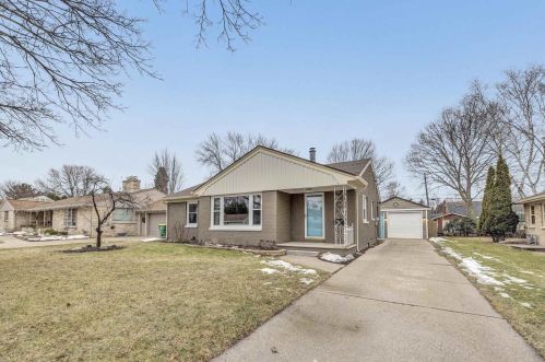 1339 Oregon St, Green Bay, WI 54303-3131