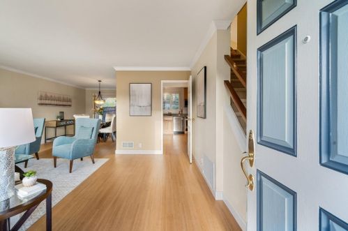 667 Foothill Dr, Pacifica, CA 94044-1703