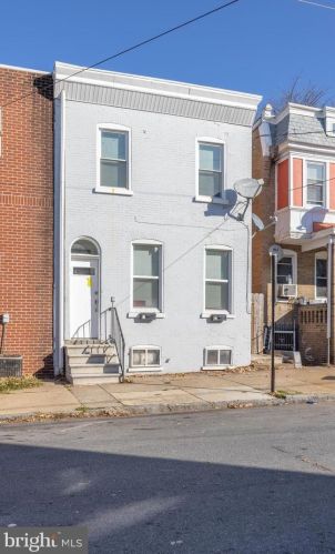 1739 5th St, Wilmington, DE 19805-3132