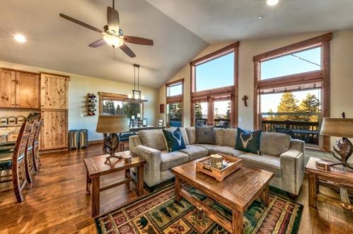 15092 Ski Slope Way, Truckee CA  96161-7013 exterior