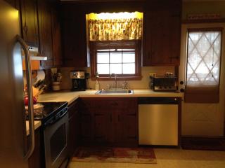 67 Violet Dr, Bristol, CT 06010-7961