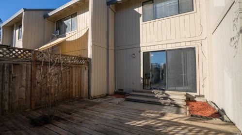 1976 Windmill Cir, Santa Rosa CA  95403-6925 exterior