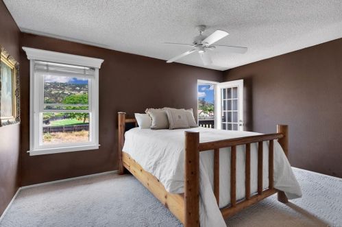 10121 Paseo Palmas Dr, Lakeside CA  92040-2342 exterior