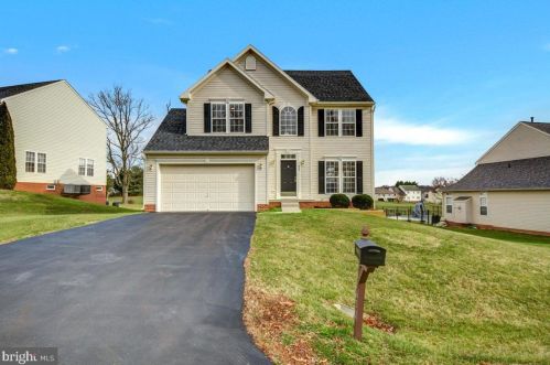 652 Sawgrass Dr, Charles Town WV  25414-5974 exterior