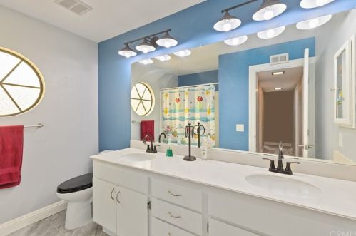 22301 Chestnut Ln, El Toro CA  92630-4306 exterior