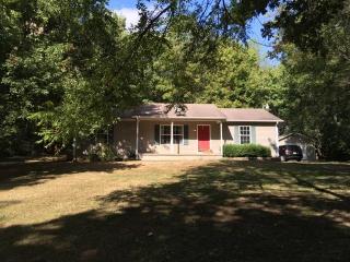 1008 Theta Pike, Columbia, TN 38401-1505