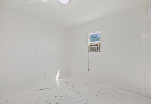 2436 Adriatic Ave, Long Beach CA 90810-3313 exterior