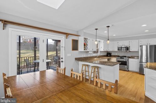 300 E St, Purcellville VA  20132-3317 exterior