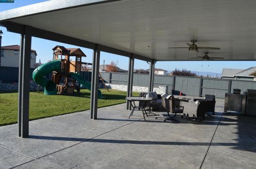 1205 Camelia Dr, Liberty Farms CA  95620-0037 exterior