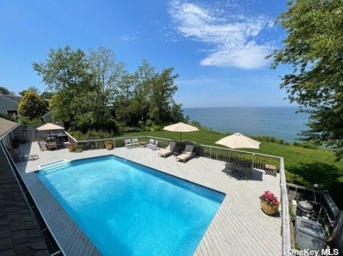 11 Seacliff Ln, Miller Place, NY 11764-1529