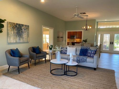21 Grey Wing Pt, Naples, FL 34113-8402