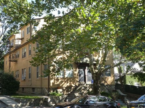 447 Terrace Ave, Mount Vernon, NY 10552-3110