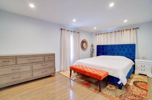 207 Butler St, Westbury NY  11590-3129 exterior