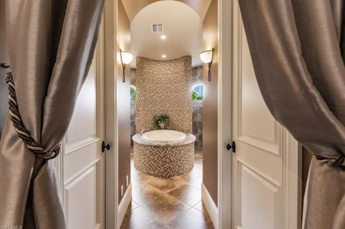 65 31 St, Naples FL 34117-3100 exterior