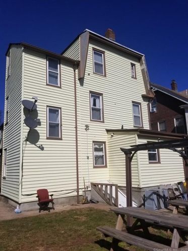 19 Pearl St, New Britain, CT 06051-2610