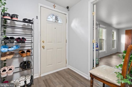 2281 Dosinia Ct, Herndon, VA 20191-1703