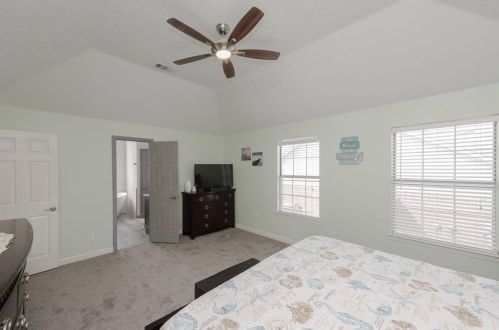 1529 Lindby Dr, Lewisville TX  75028-3624 exterior