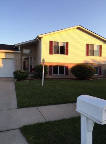 7515 Kestrel St, Hobart, IN 46342-6952