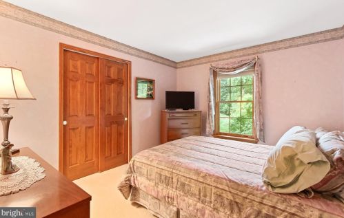 306 Deer Path Dr, Red Lion PA  17356-7800 exterior