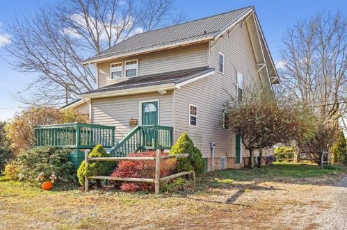 12 Linton Rd, West Brownsville, PA 15417-9266