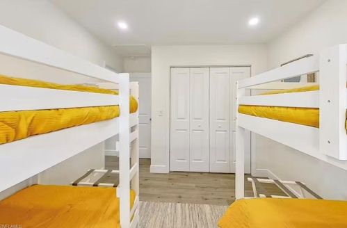 1271 Alhambra Cir, Naples FL 34103-3290 exterior