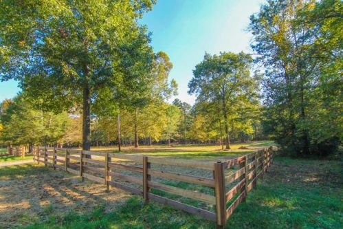 1313 Choto Rd, Knoxville, TN 37922-5318