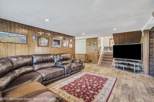 52 Margaret St, Old Bridge NJ  08857-2559 exterior