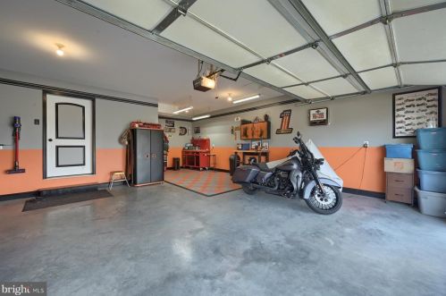 515 Spring Run Dr, Navy Sup Dpt PA  17055-5580 exterior