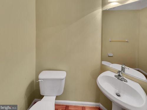 5771 Rhode Island Dr, Woodbridge VA  22193-3830 exterior