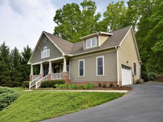 346 Scarlet Tanager Ct, Oak Park, NC 28704-9107