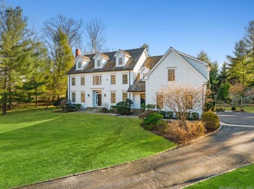 12 Wascussue Ct, New Canaan, CT 06840-3942